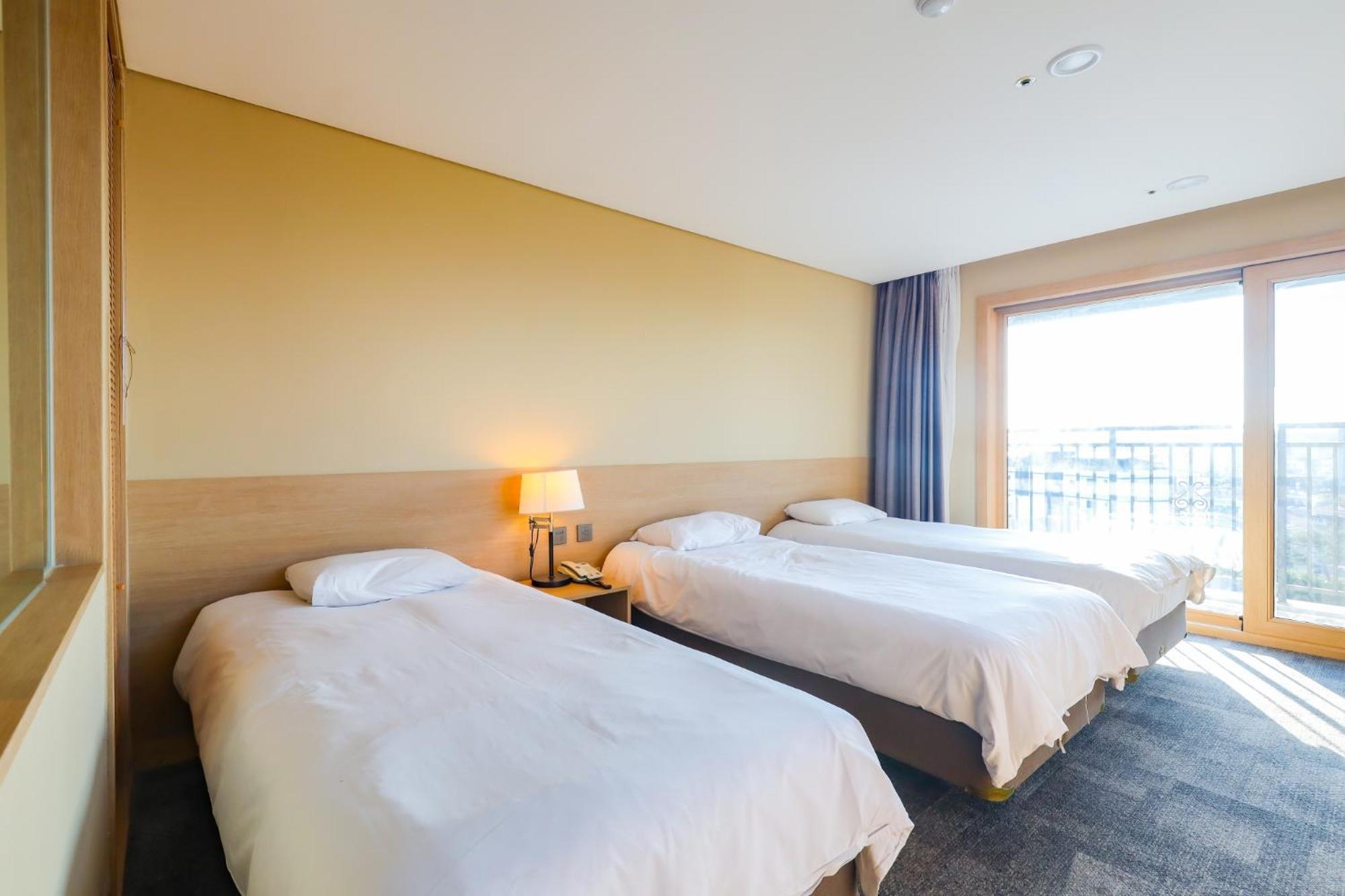 From H The Best Hotel Jeju Seongsan Seogwipo Eksteriør bilde