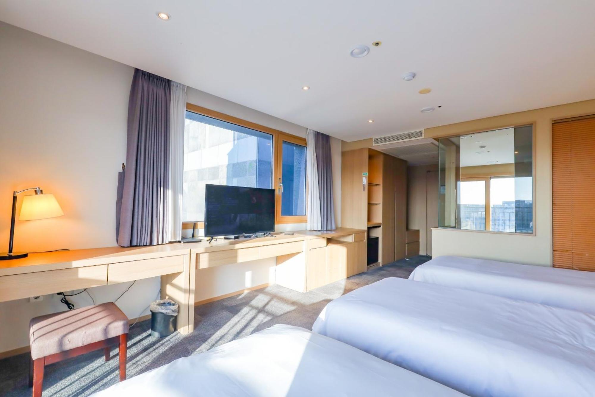 From H The Best Hotel Jeju Seongsan Seogwipo Eksteriør bilde