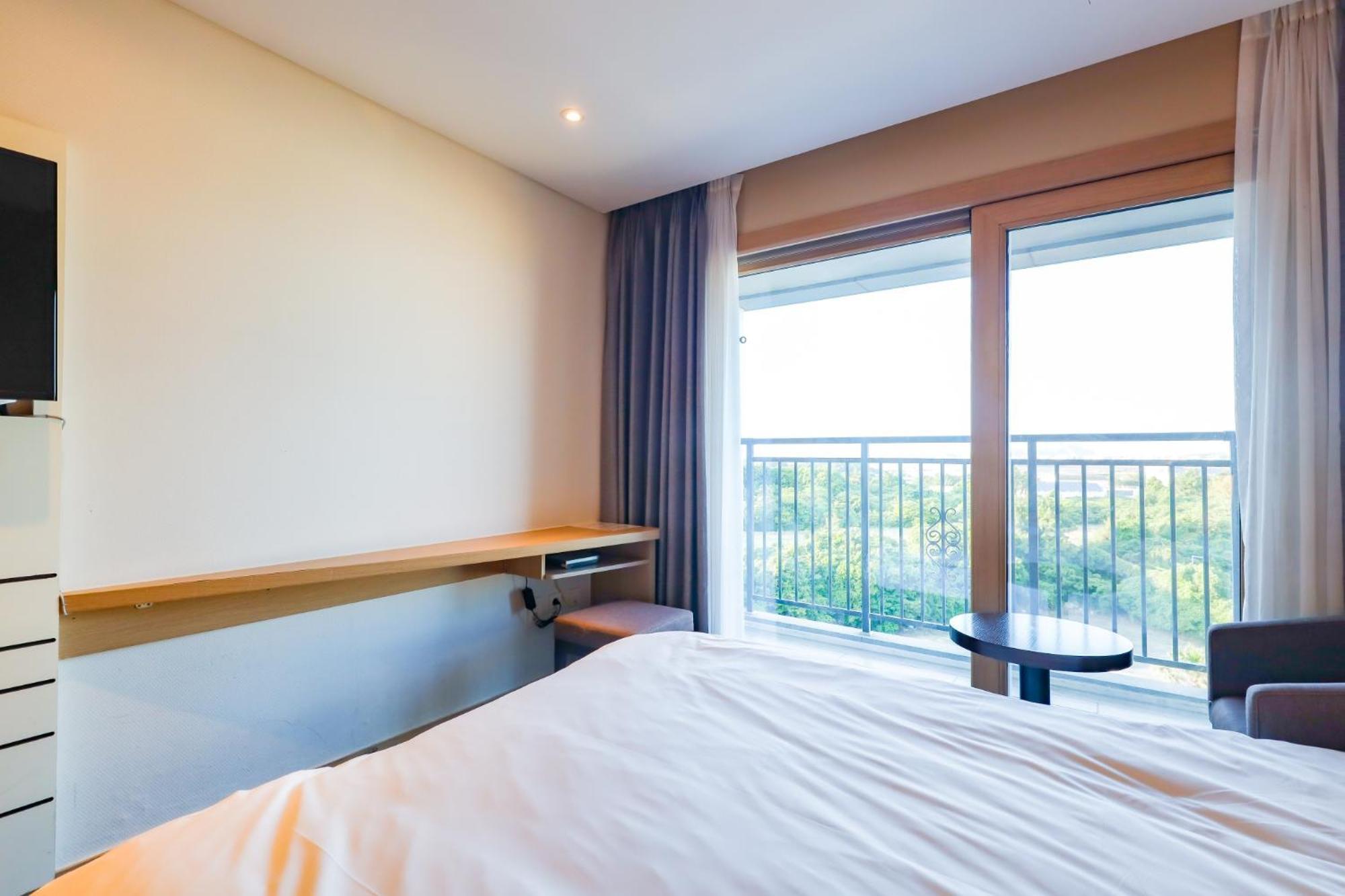 From H The Best Hotel Jeju Seongsan Seogwipo Eksteriør bilde
